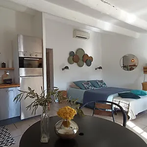 Apartment Vue Imprenable Sur La Sorgue, L'Isle-sur-la-Sorgue