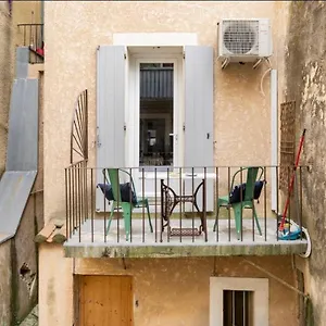 Le Bonheur -studio Terrasse Centre-ville - LʼIsle-sur-la-Sorgue